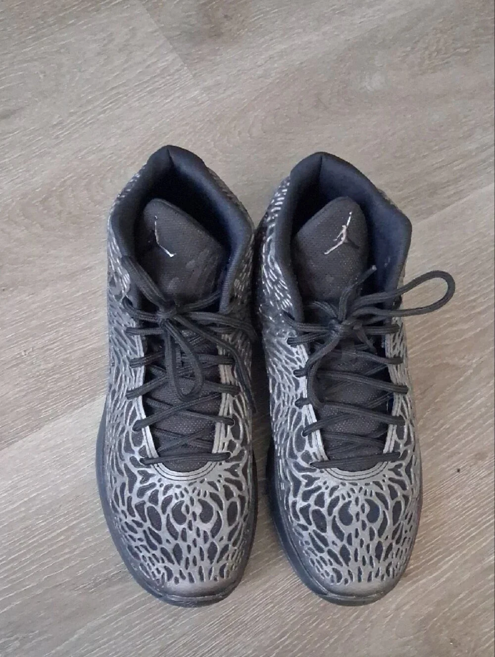 Jordan Men’s Black and Gray Textured Pattern Sneakers